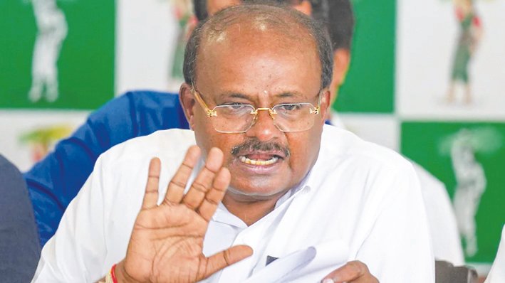 Kumaraswamy Steps Up Offensive Against Congress, Seeks Larger Role in Karnataka Opposition Politics