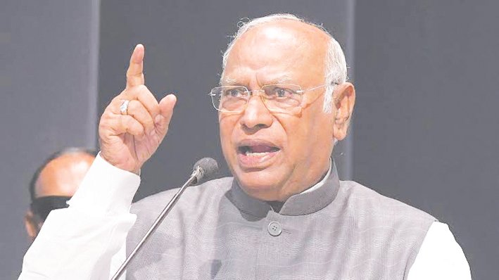 Kharge Questions ‘VIP Electors’ Label, Calls SIR Process Flawed