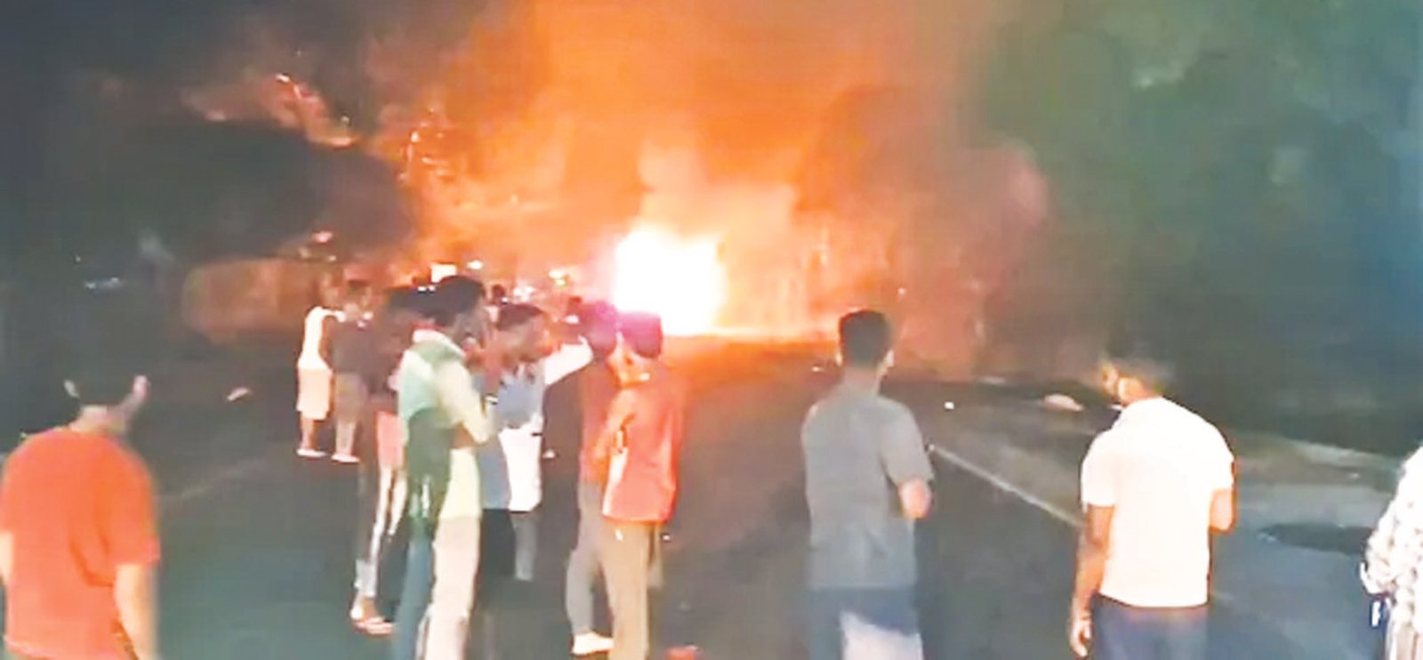 Bus Carrying Pilgrims Catches Fire in Khagaria, 50–60 Passengers Escape Safely