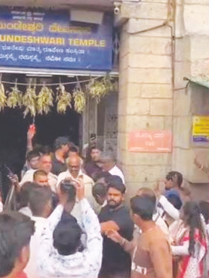 Rajinikanth Visits Chamundeshwari Temple Amid Mysuru Film Shoot