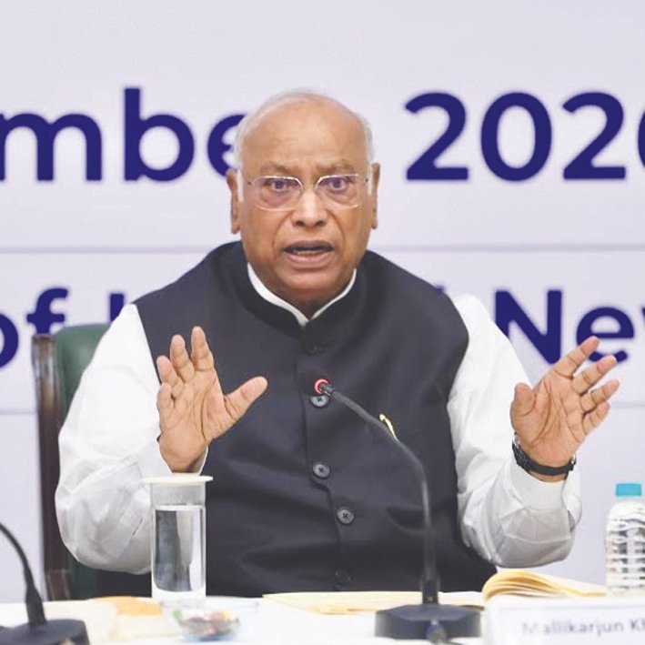 INDIA Bloc Unites Against ECI Over SIR, Electoral Rolls; Kharge Seeks CEC’s Removal