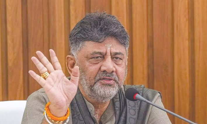 DK Shivakumar Backs Rahul Gandhi’s SIR Campaign, Says No Force Can Silence His Voice 