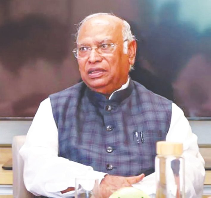 Kharge Calls India a ‘Muzzled Democracy’, Accuses Modi Government of Suppressing Dissent