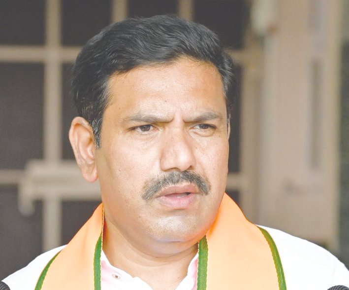25 Congress MLAs, Including Ministers, Ready to Join BJP if Elections Are Announced: Vijayendra