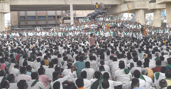 Karnataka Sugarcane Farmers Continue Padayatra to Hubballi, Demand Fair Prices