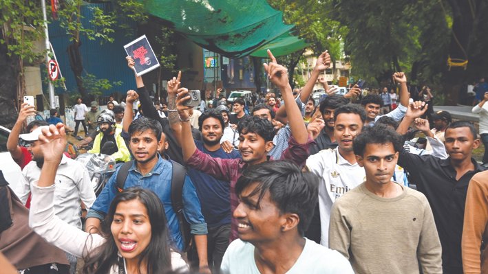 Gen Z protesters wave Tricolour as CJP launches anti-CEC demonstration in Mumbai