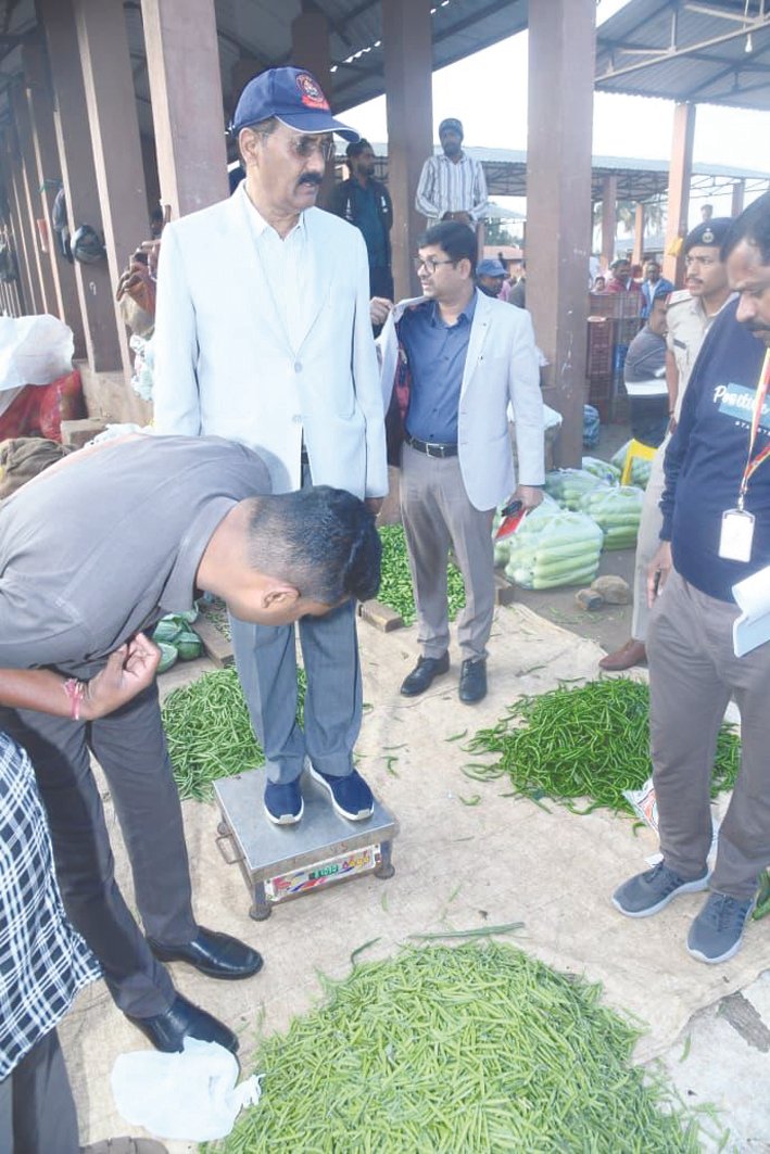 Karnataka Upalokayukta flags alleged weighing fraud, irregularities at Belagavi APMC
