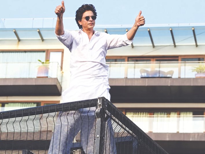 Anil Kapoor recalls Shah Rukh Khan’s dream of owning a sea-facing bungalow, Mannat