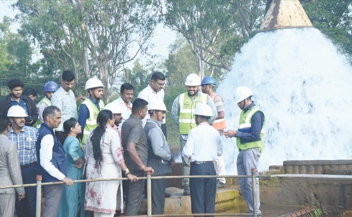 Lokayukta Upa-Lokayukta B Veerappa Inspects Water Purification and Waste Disposal Units in Belagavi